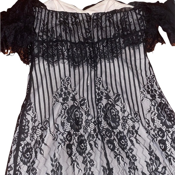 Ark nc. BEAUTIFUL black laced dress! Been worn ONCE. Price is negotiable - Picture 3 of 4